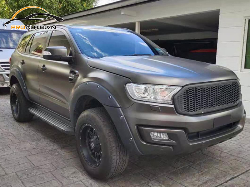 Dán wrap đổi màu xe Ford Everest