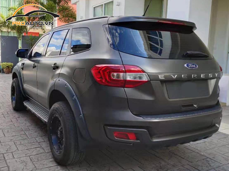 Dán wrap đổi màu xe Ford Everest