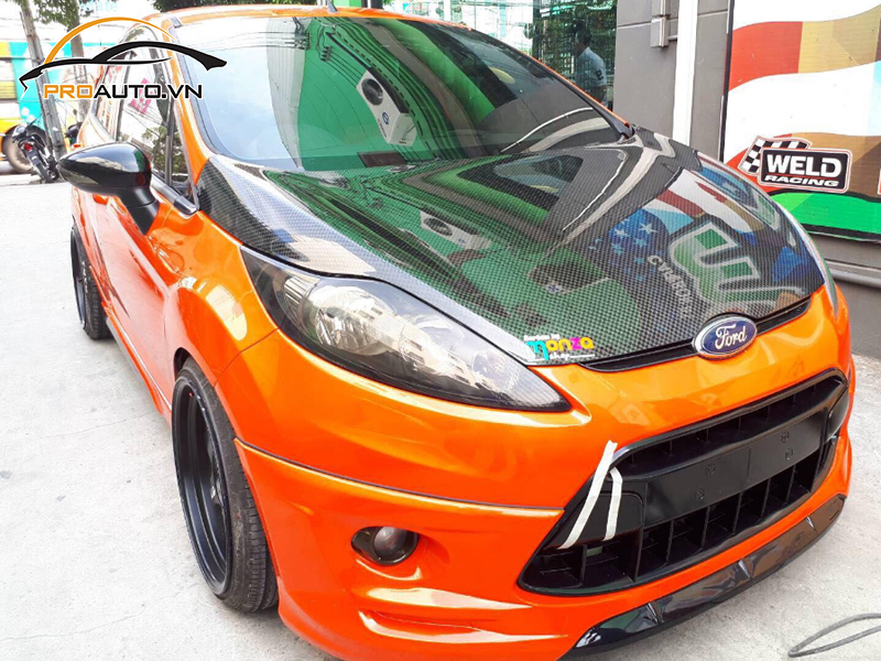 Dán wrap đổi màu xe Ford Fiesta