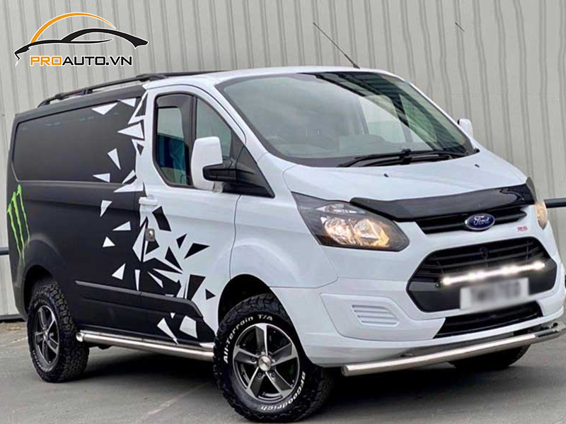Dán wrap đổi màu xe Ford Tourneo