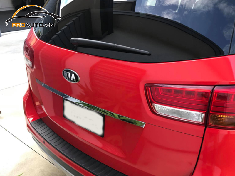 Dán wrap đổi màu xe Kia Carnival