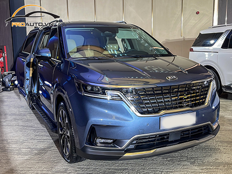 Dán wrap đổi màu xe Kia Carnival