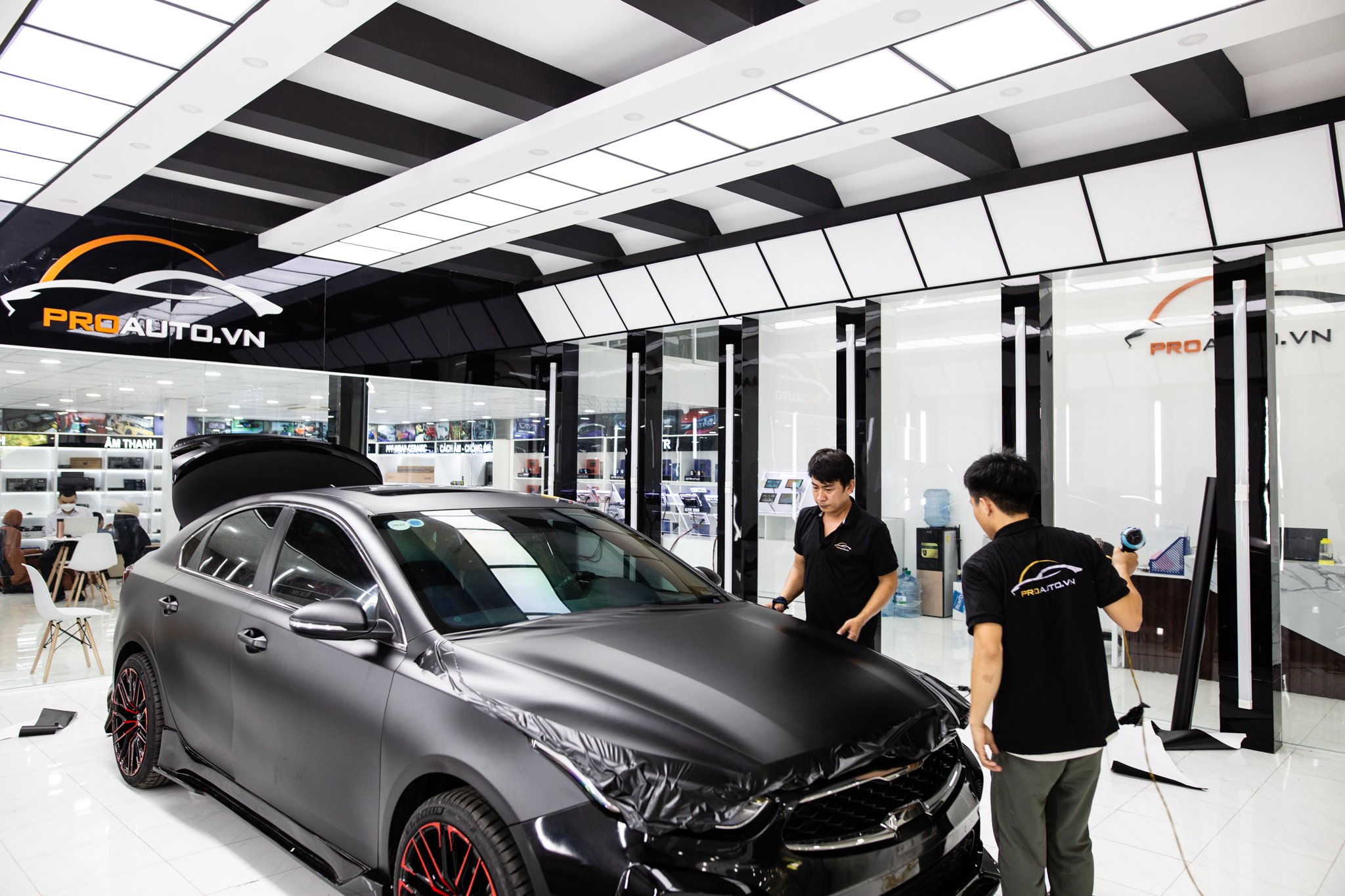 Dán wrap đổi màu xe Kia Cerato