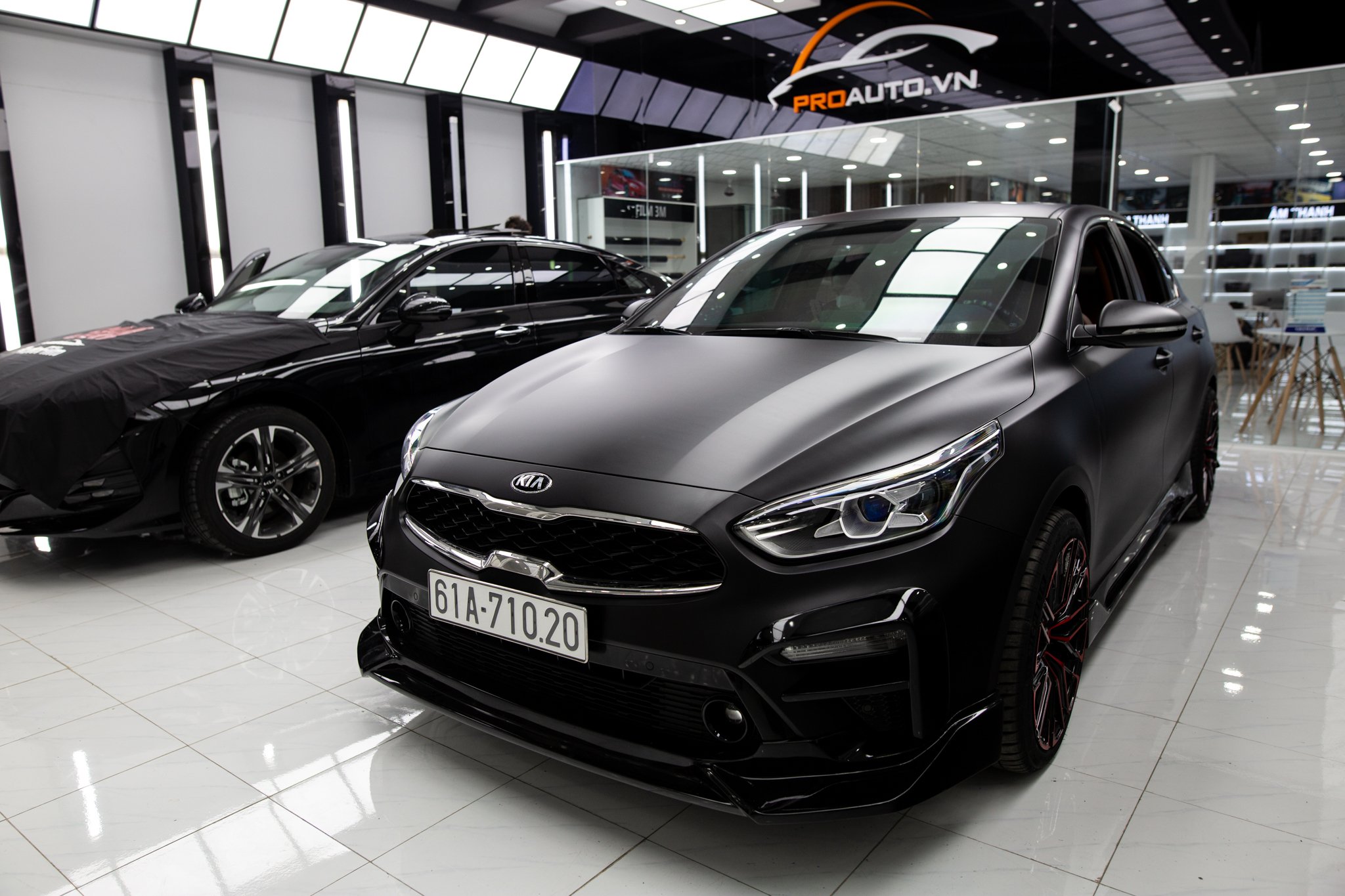 Dán wrap đổi màu xe Kia Cerato