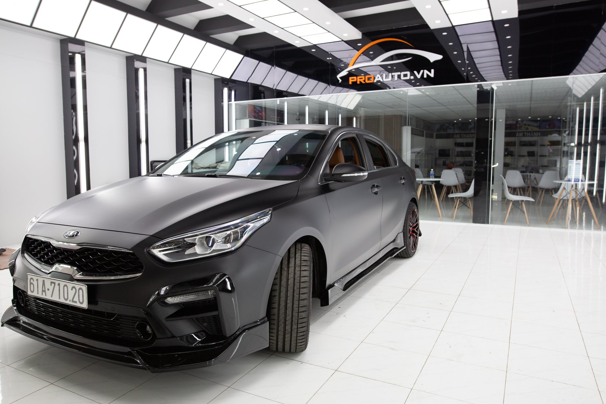 Dán wrap đổi màu xe Kia Cerato