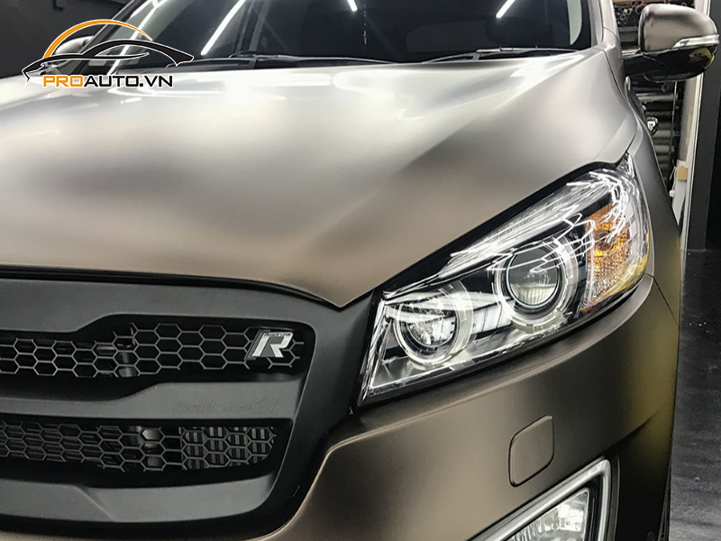 Dán wrap đổi màu xe Kia Sorento