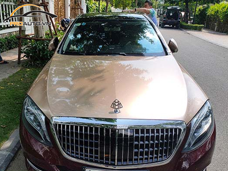 Dán wrap đổi màu xe Mercedes Maybach