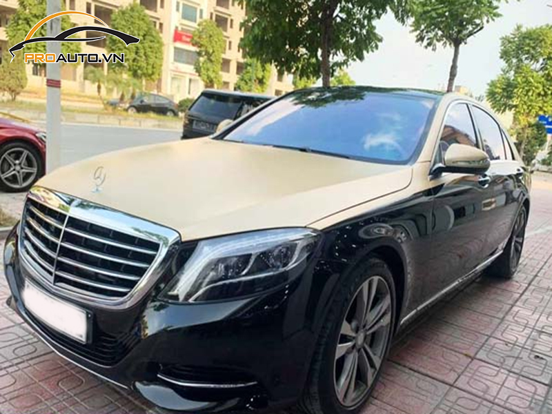 Dán wrap đổi màu xe Mercedes Maybach