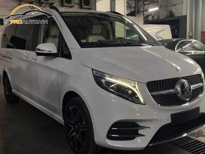 Wrap đổi màu xe Mercedes V250