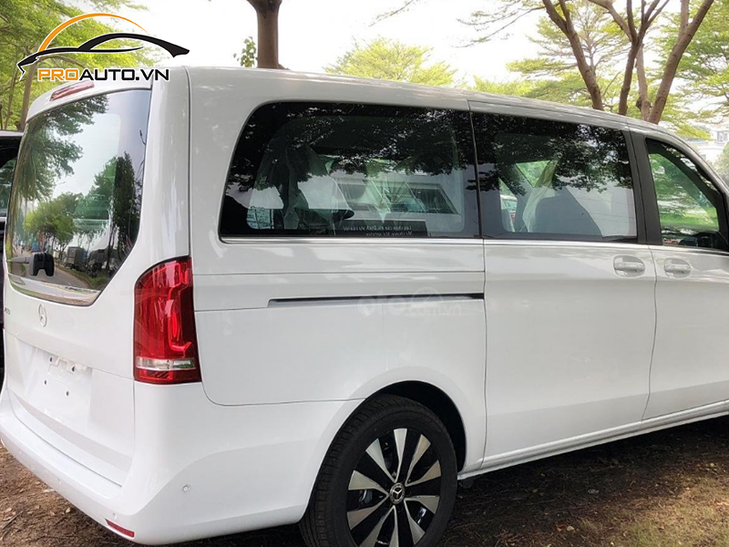 Dán wrap đổi màu cho xe Mercedes V250