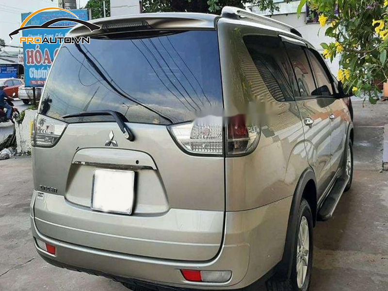 Dán wrap đổi màu xe Mitsubishi Zinger