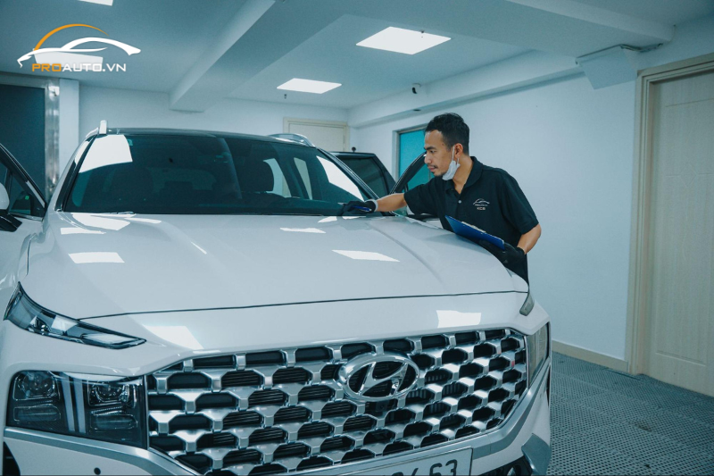 Xe được kiểm tra cẩn thận sau khi dán PPF