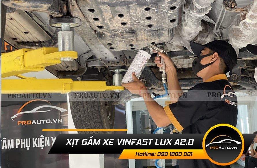 Xịt phủ gầm xe Vinfast Lux A2.0