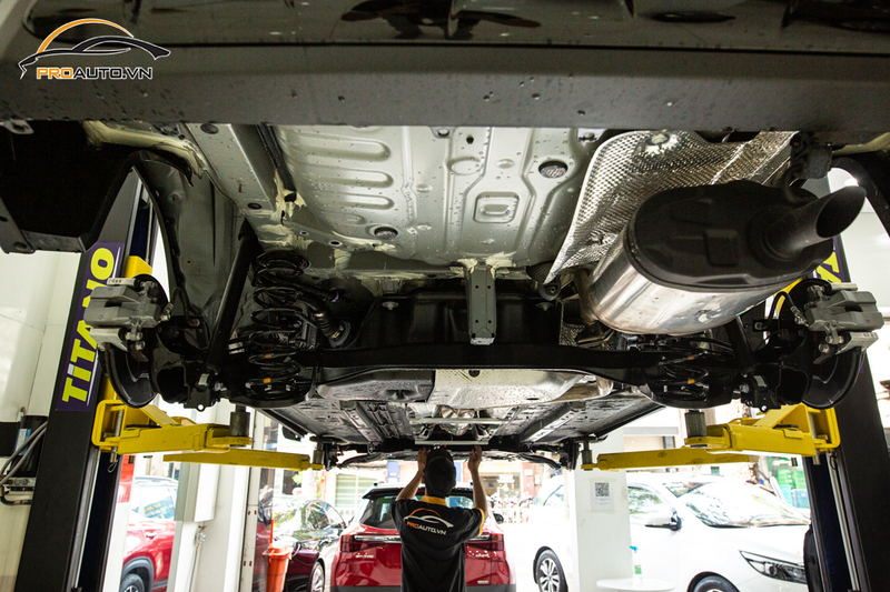 Xịt phủ gầm Onzca xe Toyota Corolla Cross