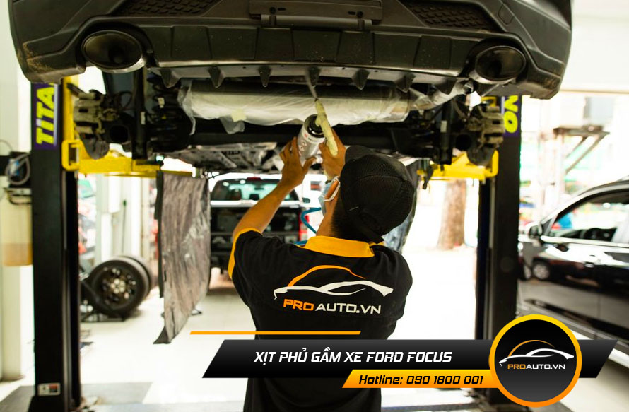 Xịt phủ gầm xe Ford Focus