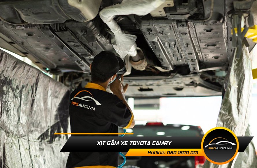Xịt phủ gầm xe Toyota Camry
