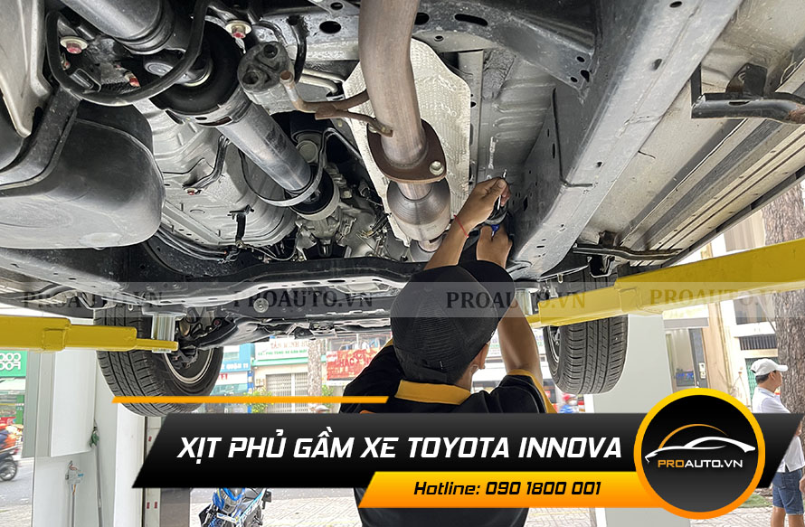 Xịt phủ gầm cách âm chống ồn xe Toyota Innova