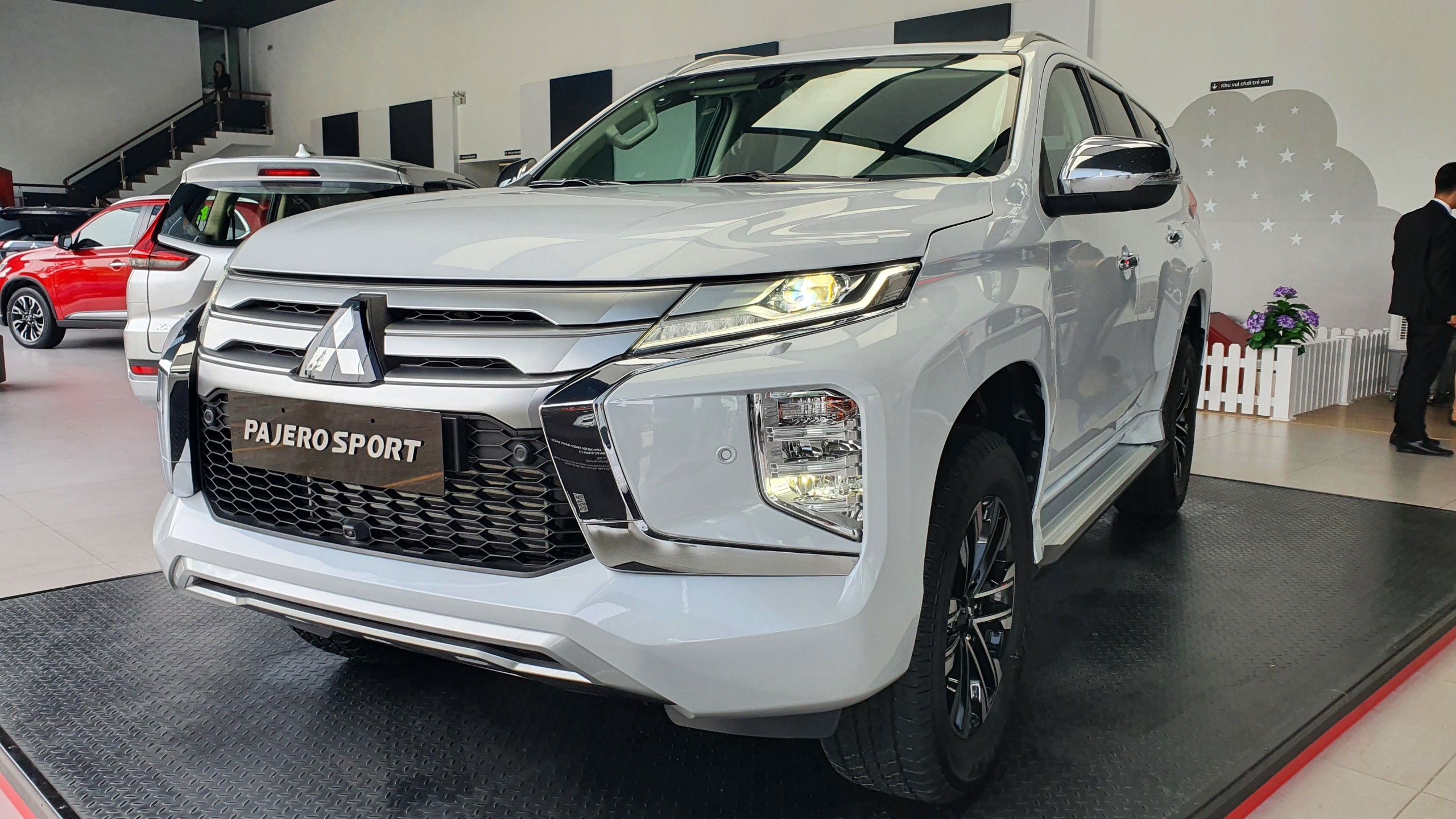 Phủ Ceramic Xe Pajero Sport