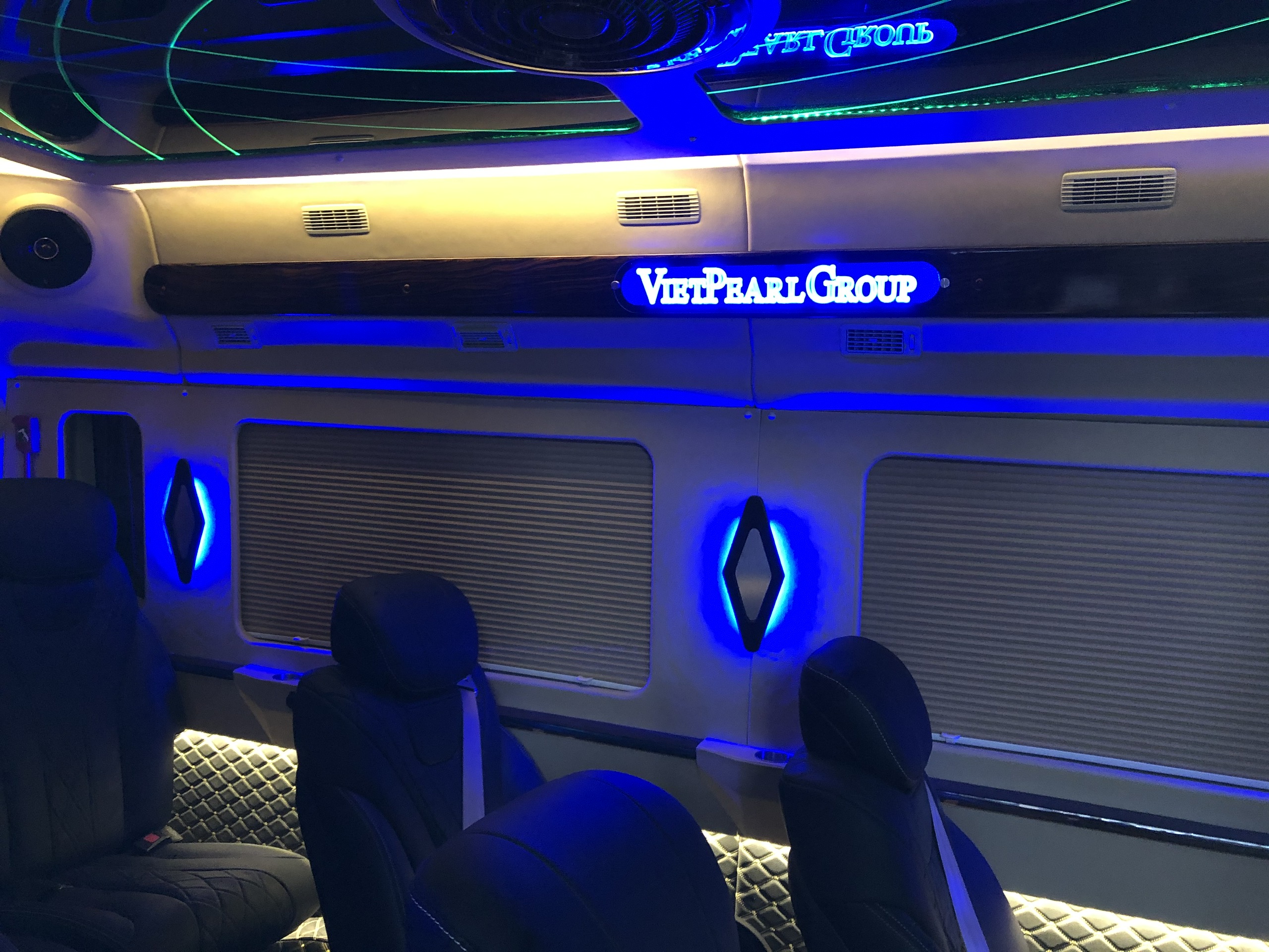 Độ ghế Limousine Ford Transit - Ảnh 6