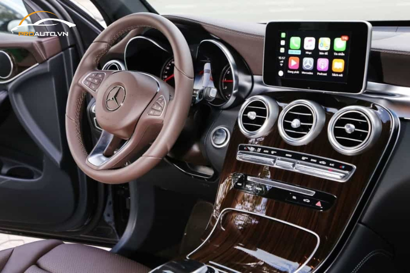 Lợi ích không thể bỏ qua khi dán PPF nội thất xe Mercedes GLC 200