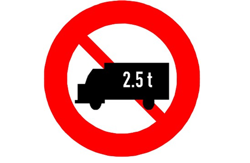 Biển báo P.106b “Cấm xe ô tô tải”