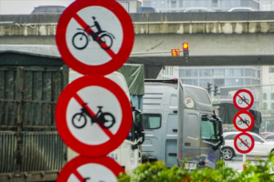 Các loại biển báo giao thông - Biển cấm xe gắn máy