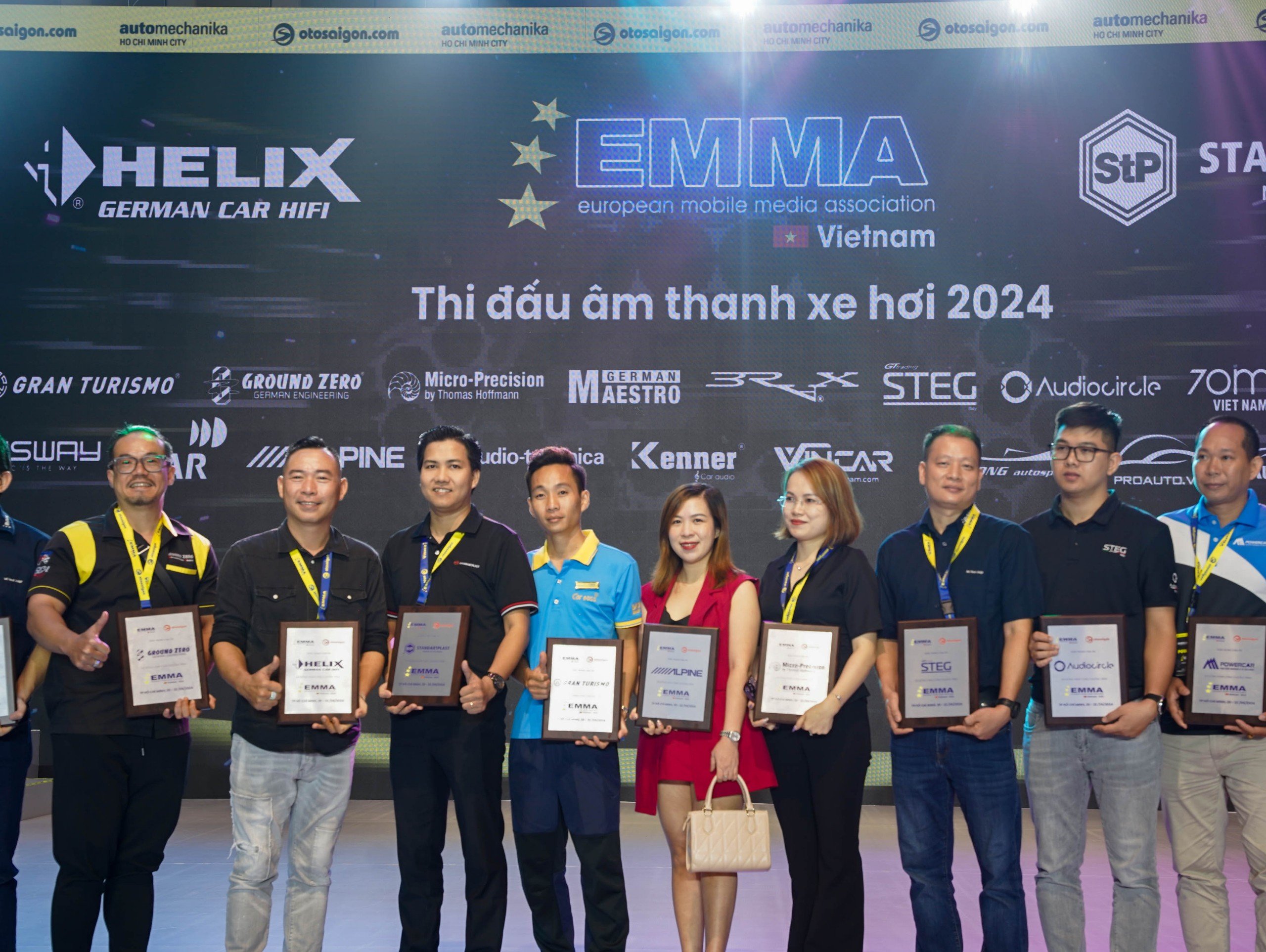 Trao thư cảm ơn cho các nhà tài trợ của EMMA HCM 2024