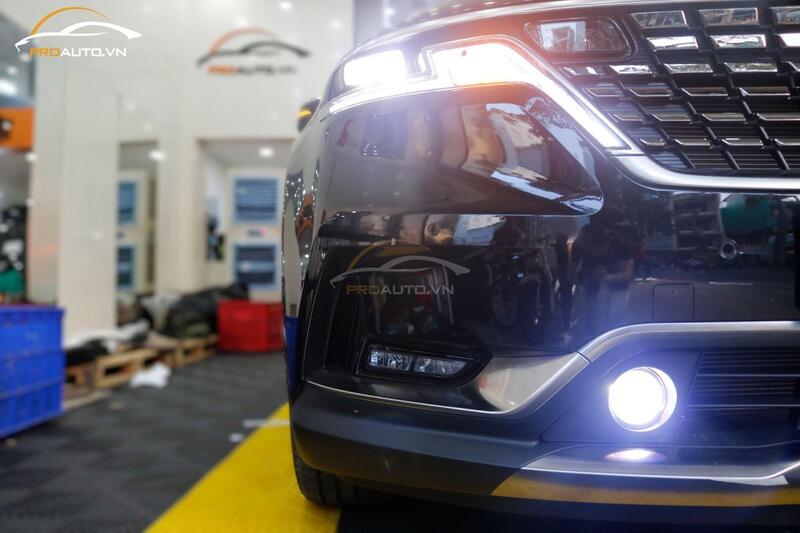 Độ đèn Bi gầm Kia Carnival