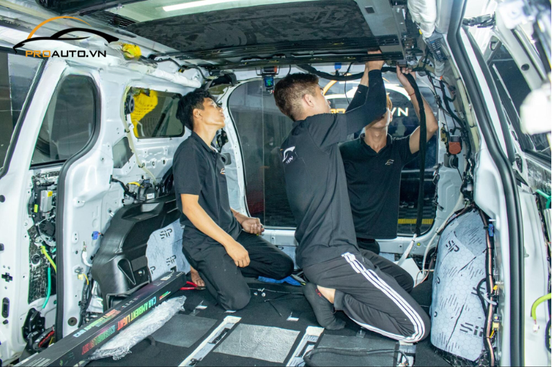 Độ đèn trần tàu vũ trụ là công việc đòi hỏi kiến thức và kỹ năng chuyên môn