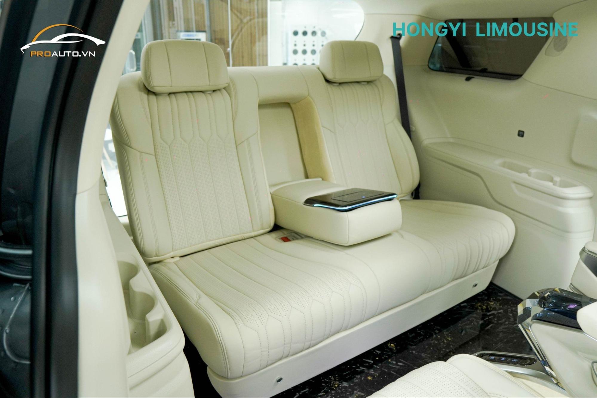 Độ sofa bed cho Kia Carnival