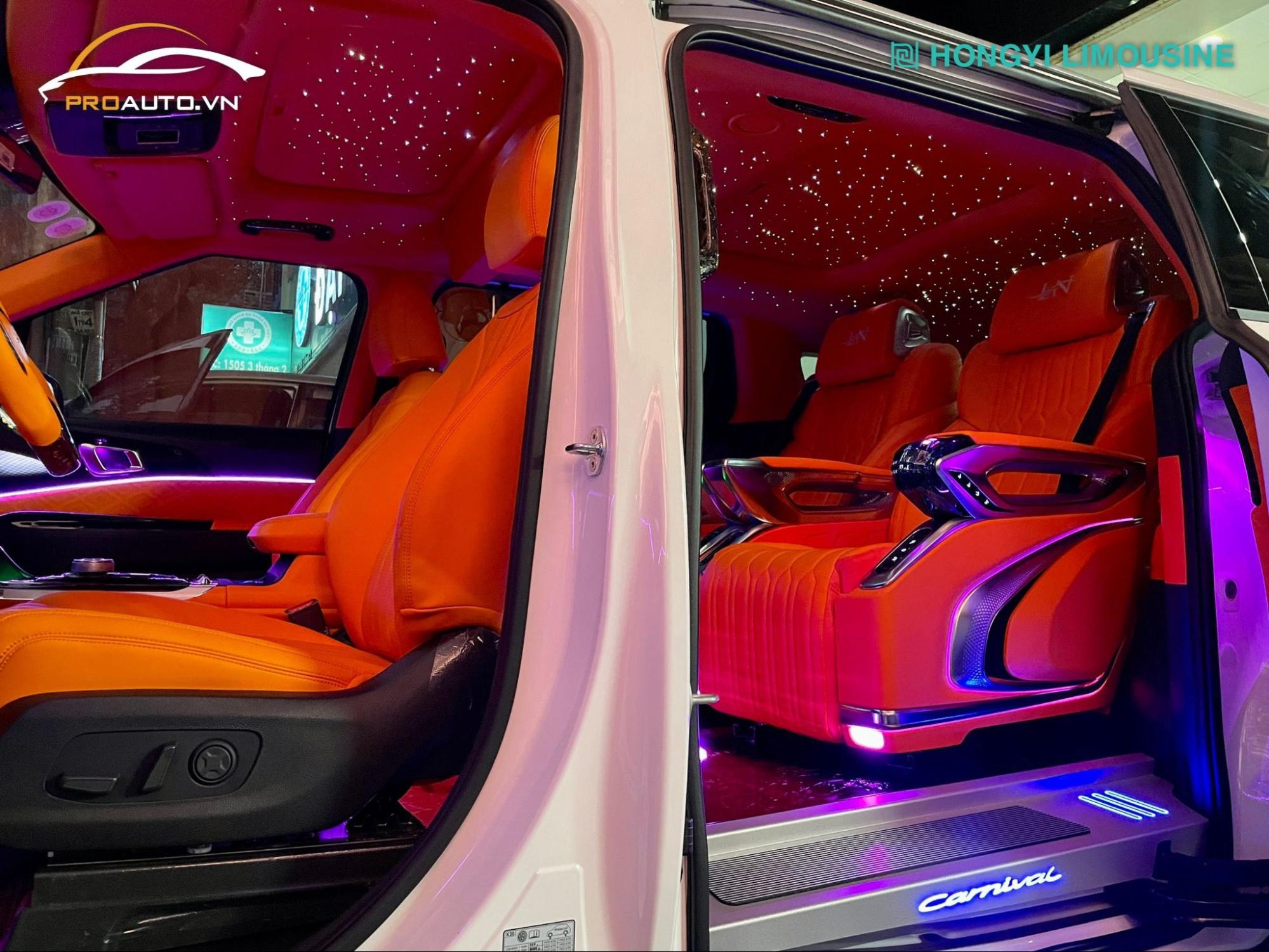Full nội thất màu cam cho Kia Carnival cực kì lung linh