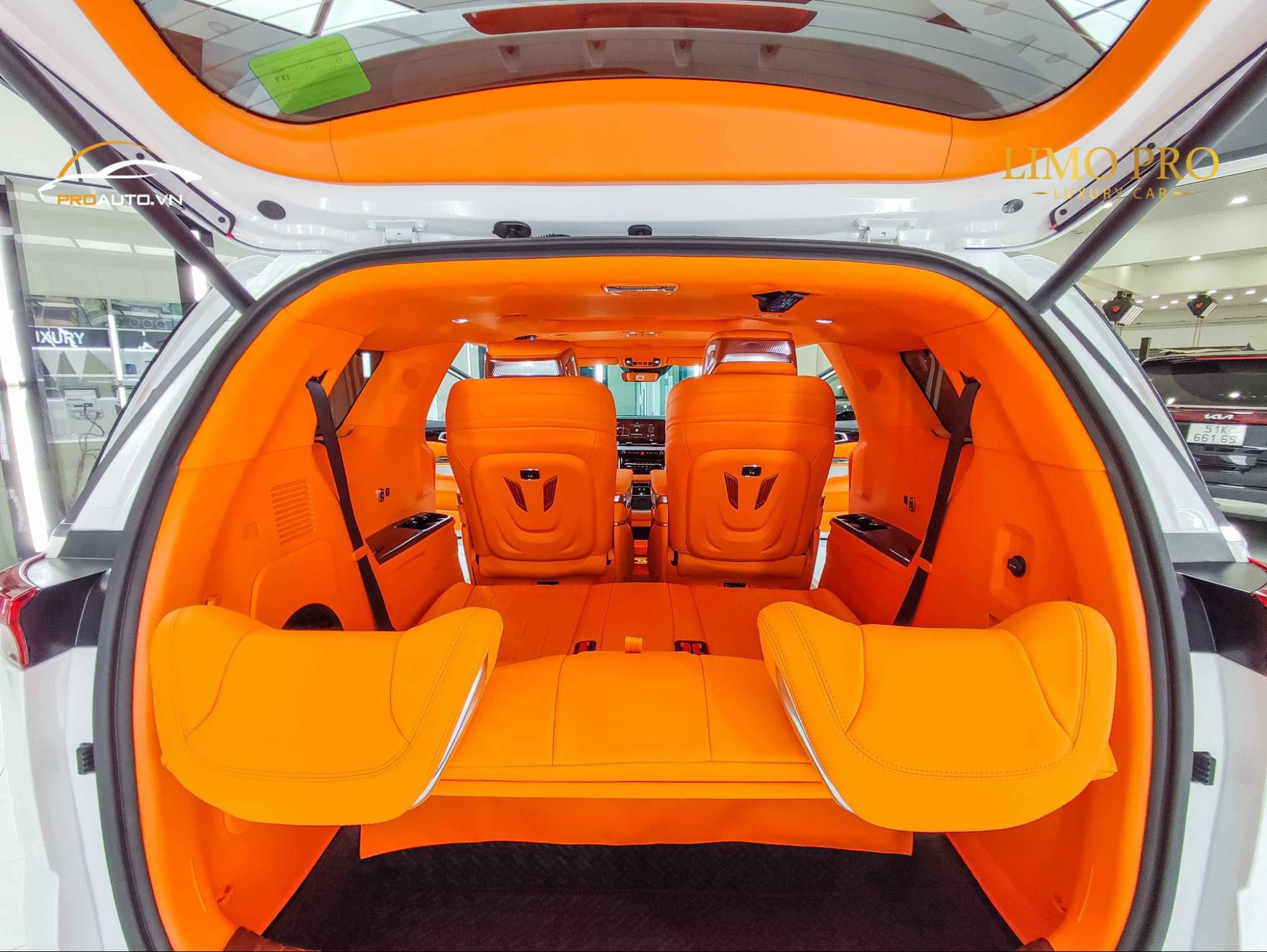 Full nội thất màu cam xe Kia Carnival