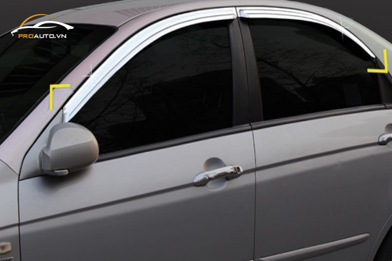 Nâng cấp Lexus bằng cách lắp vè che mưa 