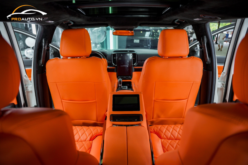 Nâng đời Lexus bằng đổi màu nội thất