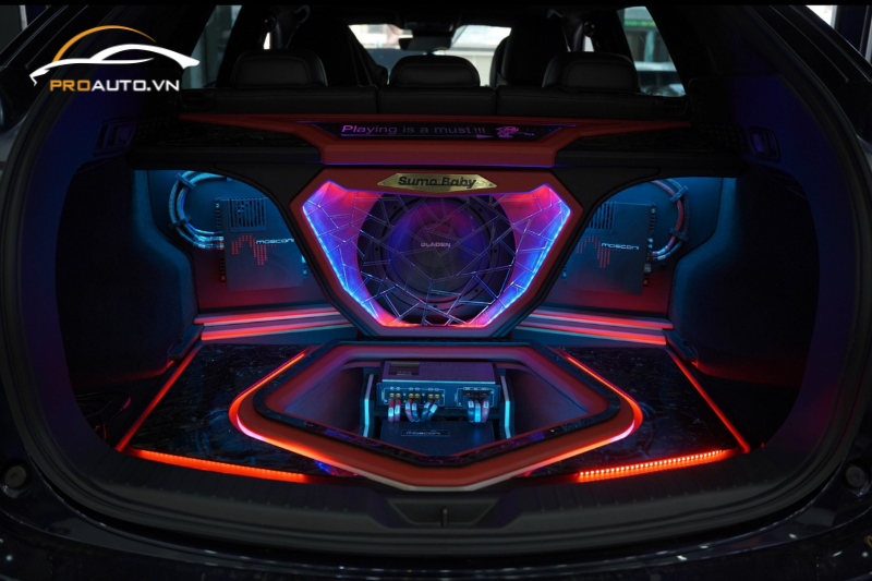 Nâng đời xe Mercedes bằng cách độ âm thanh