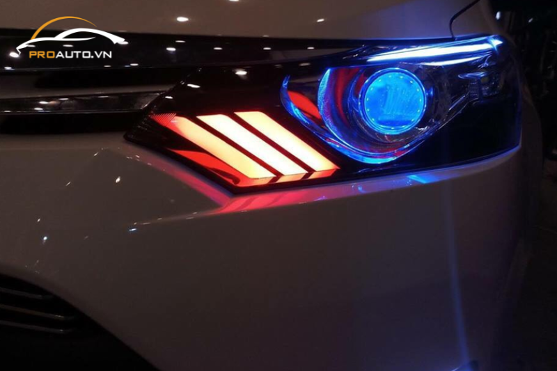 Nâng đời xe Mercedes bằng cách độ đèn