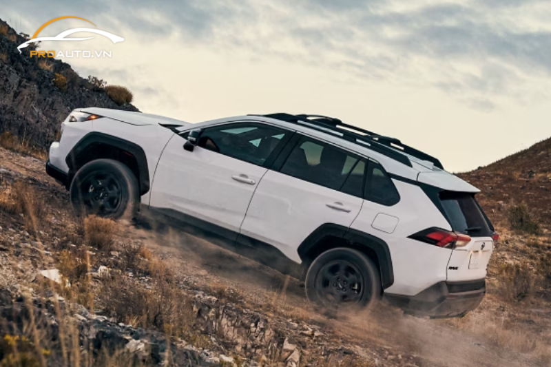 Ngoại thất Toyota RAV4 2024 nam tính và trẻ trung