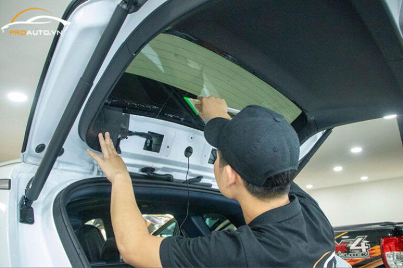 Quy trình dán phim cách nhiệt ô tô tại Lâm Đồng