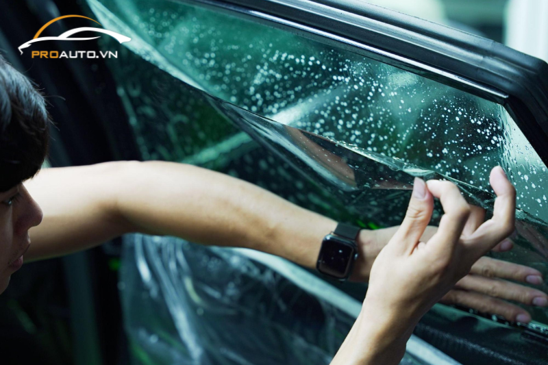 Quy trình dán phim cách nhiệt ô tô tại PROAUTO.VN