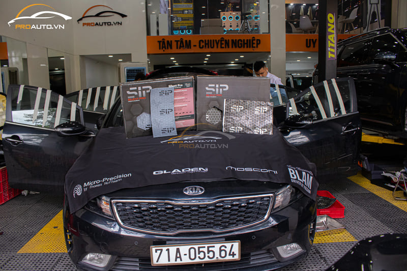 Thi công cách âm chống ồn xe ô tô tại Proauto.vn