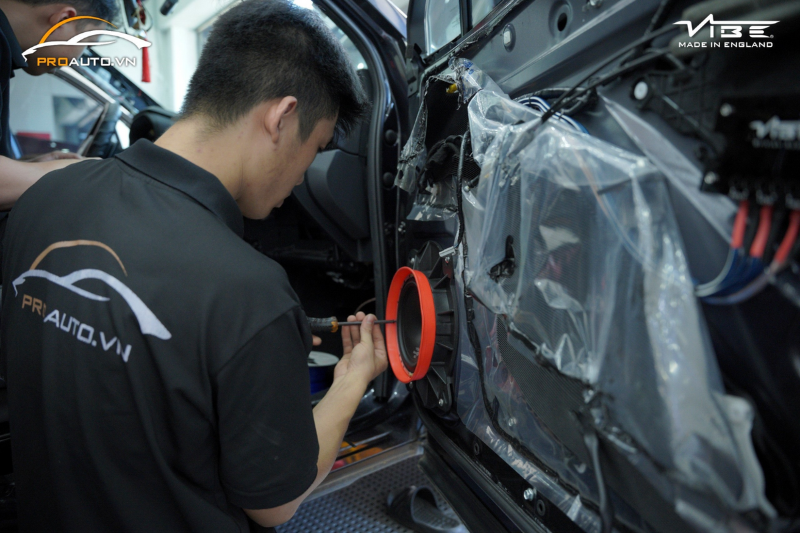 Thi công độ đèn xe cho xe hơi 