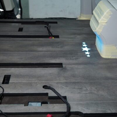 Ảnh thi công lót sàn gỗ ô tô tại trung tâm PROAUTO.VN