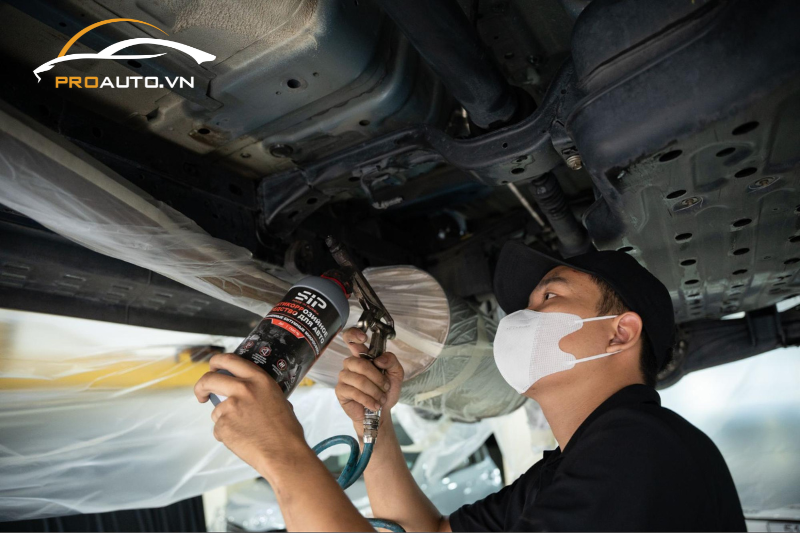 Bảo vệ gầm xe bằng xịt phủ gầm SIP