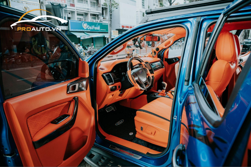 Đổi màu nội thất xe cho xe Ford Raptor