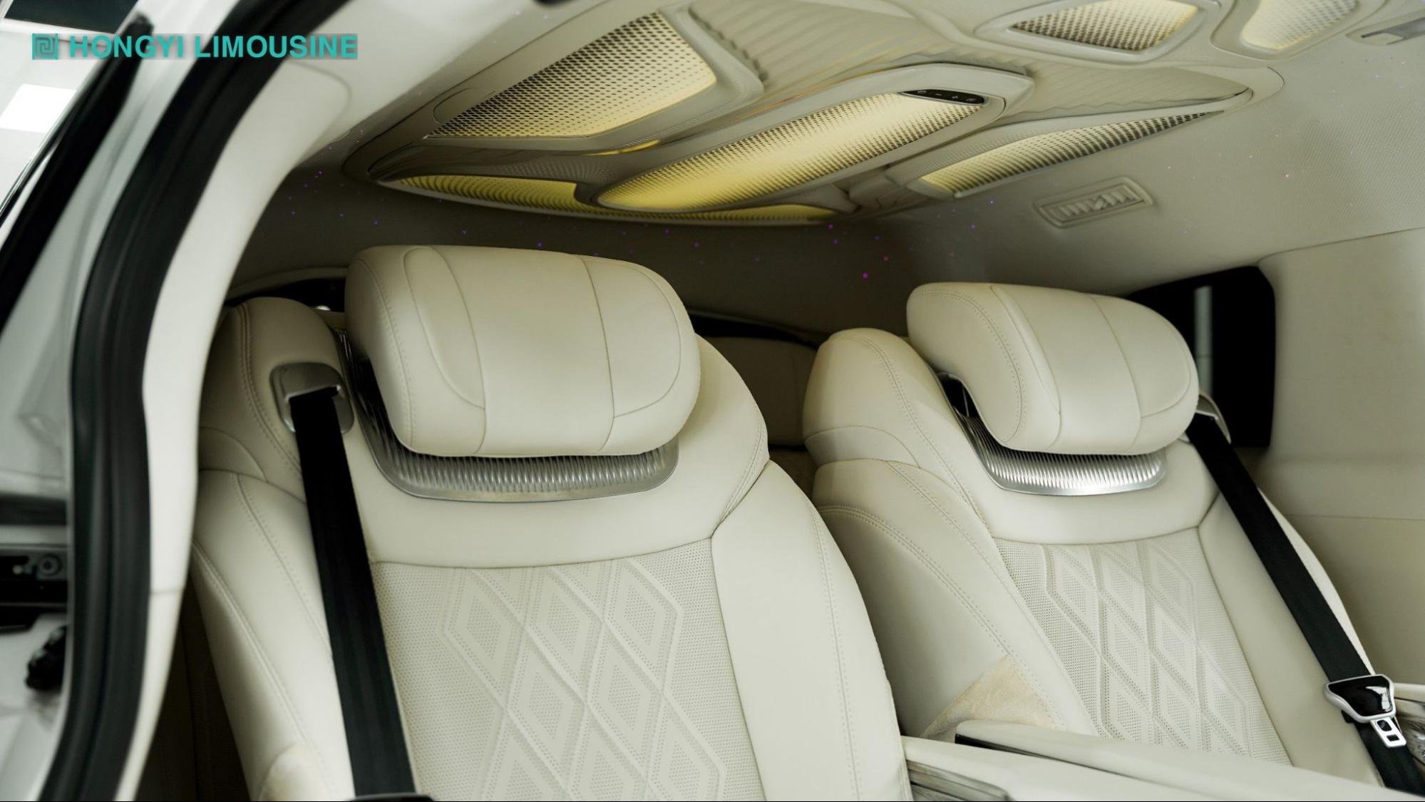 Gối tựa đầu ghế limousine màu trắng Kia Carnival