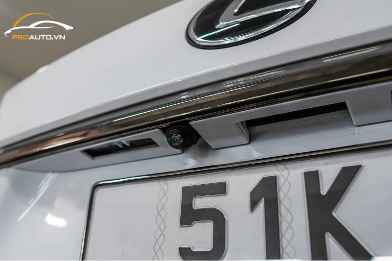 Kinh nghiệm chọn camera lùi ô tô chính hãng