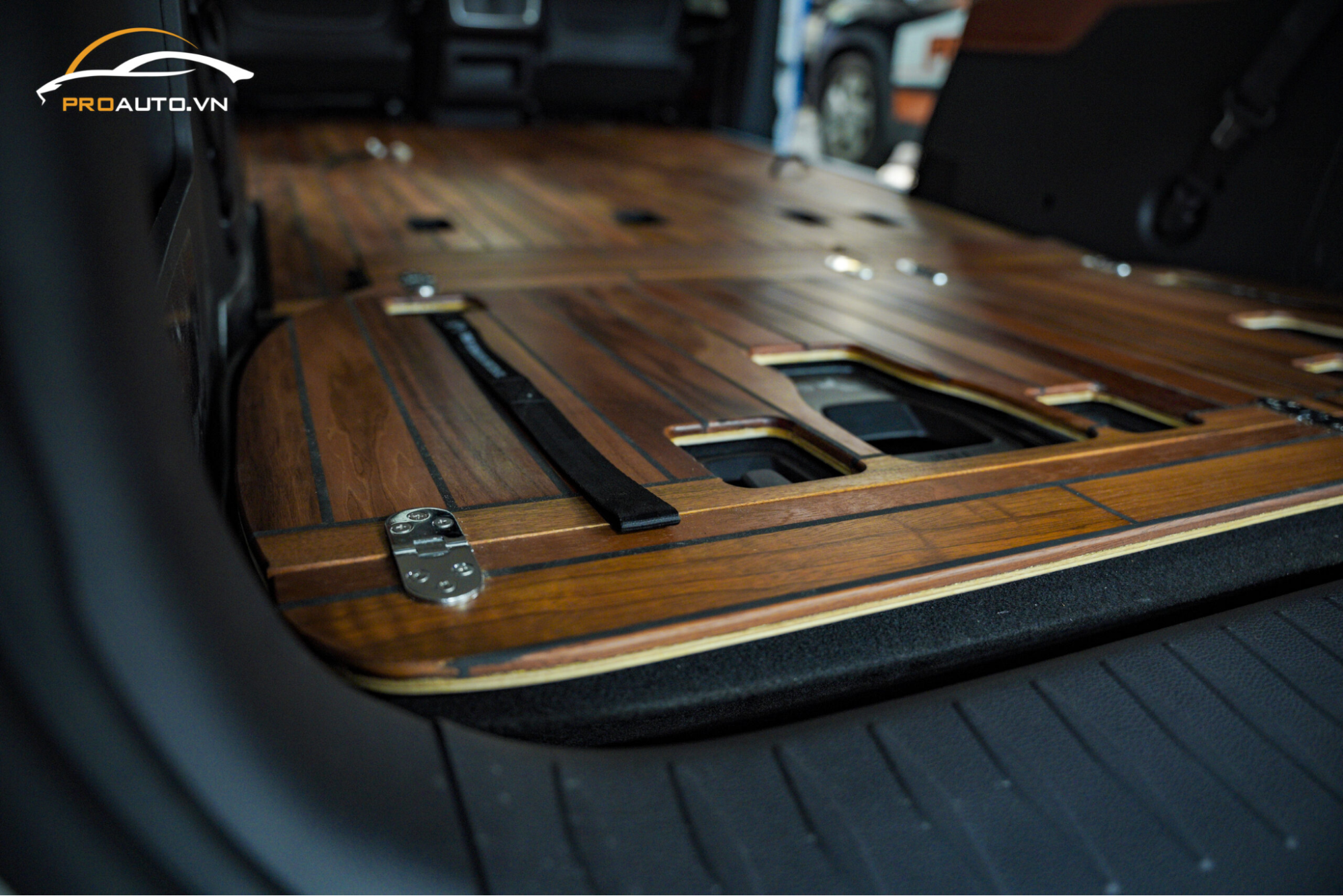 Lợi ích nổi bật khi lót sàn gỗ ô tô