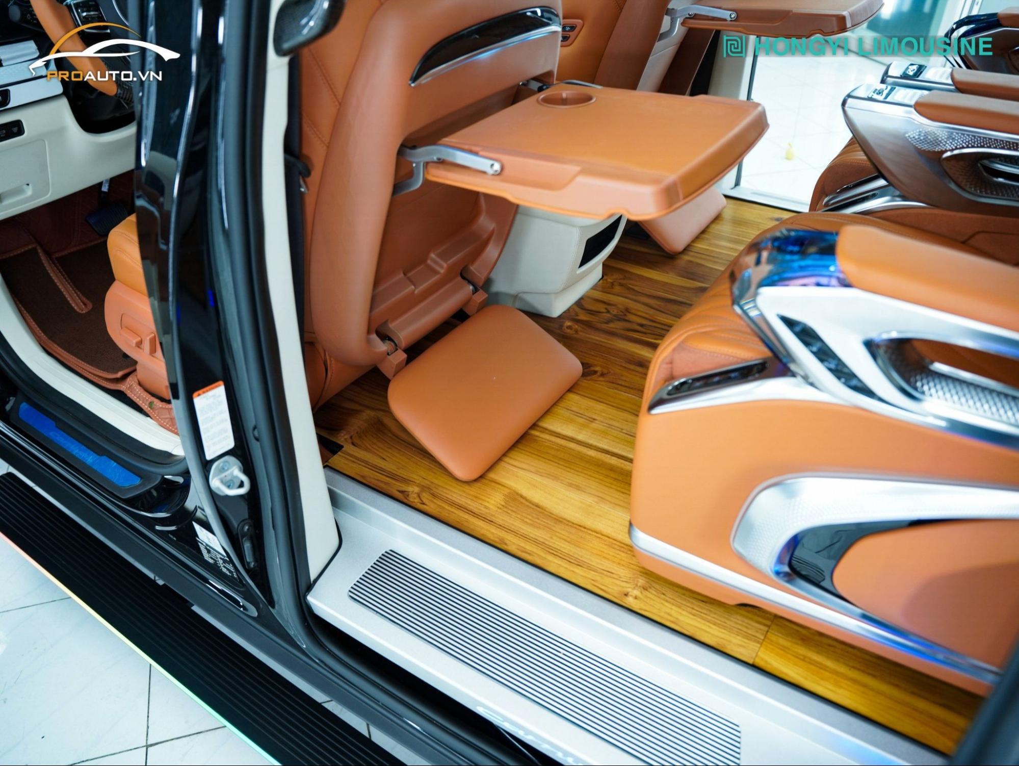 Lót sàn gỗ ô tô dễ dàng vệ sinh và bảo quản