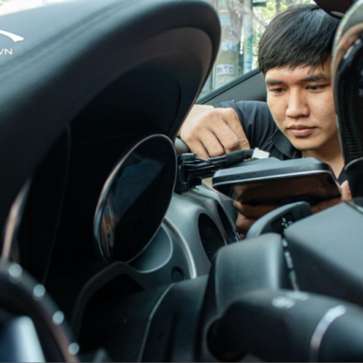 Quy trình lắp được màn hình Android được thực hiện cẩn thận