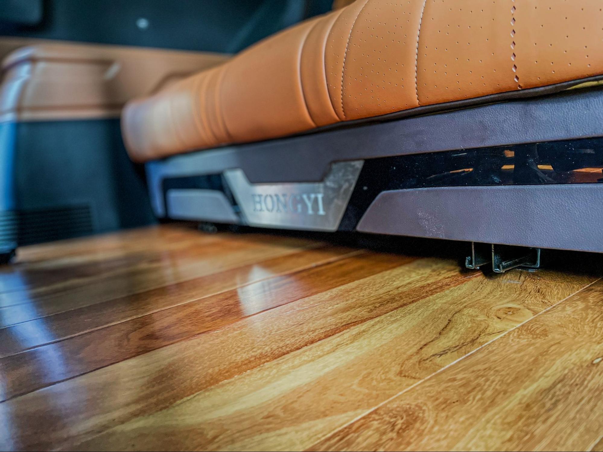 Sàn gỗ thật cho xe ô tô